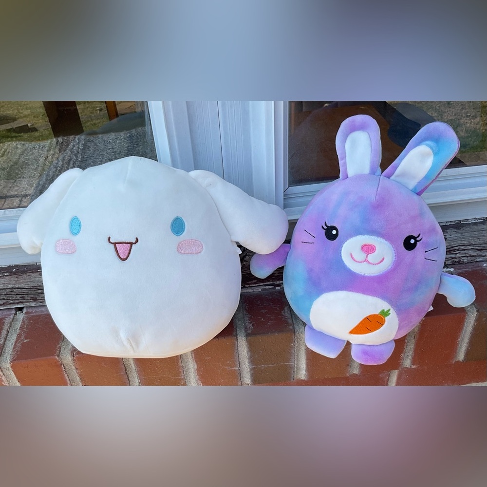 Squishmallows: Cinnamon roll white bunny and tie-dye bunny with carrot on tummy